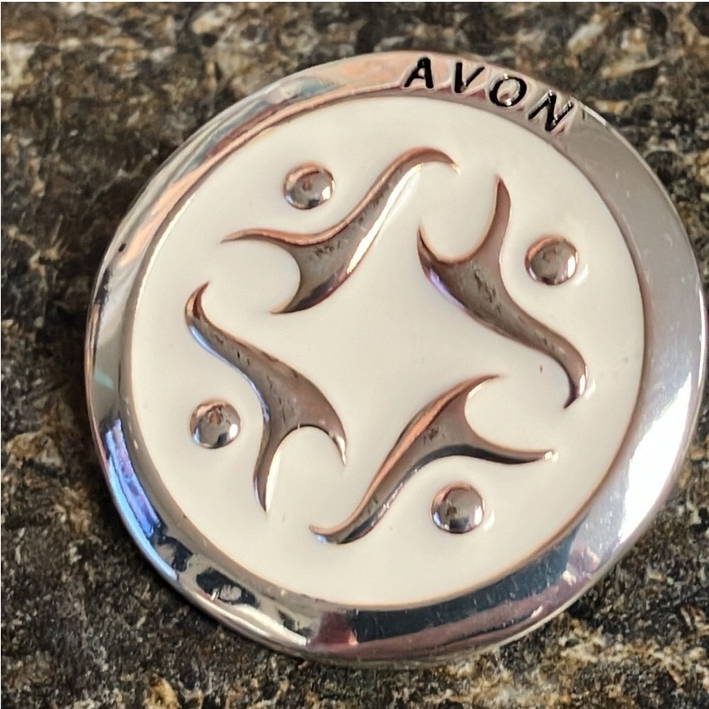 Set of 5 Avon award pins - Picture 3 of 7